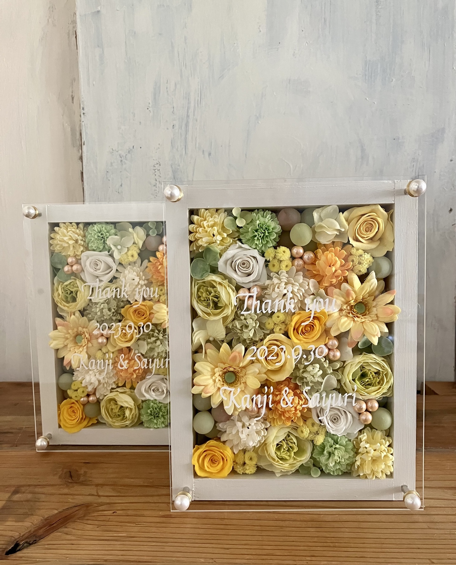 2個セット 結婚式両親贈呈品 プリザーブドフラワーアレンジ 白枠〈レモンイエローペア〉白文字入れ