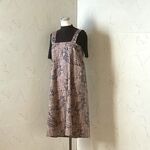 エスニック柄　オレンジベージュ×ブラック　だぼっとプルオーバータイプのエプロン　着丈105