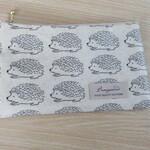 （ビニコ）はりねずみさんの18ｃｍファスナーのぺったんこポーチ♪