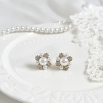 《特集掲載》キラキラ パールフラワー ビジューピアス イヤリング  ウェディング  結婚式 お呼ばれ フォーマル 入学式 入園式