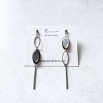 Oval＋bar (黒蝶貝)pierce  サージカルステンレスピアス ノンホールピアス変更可