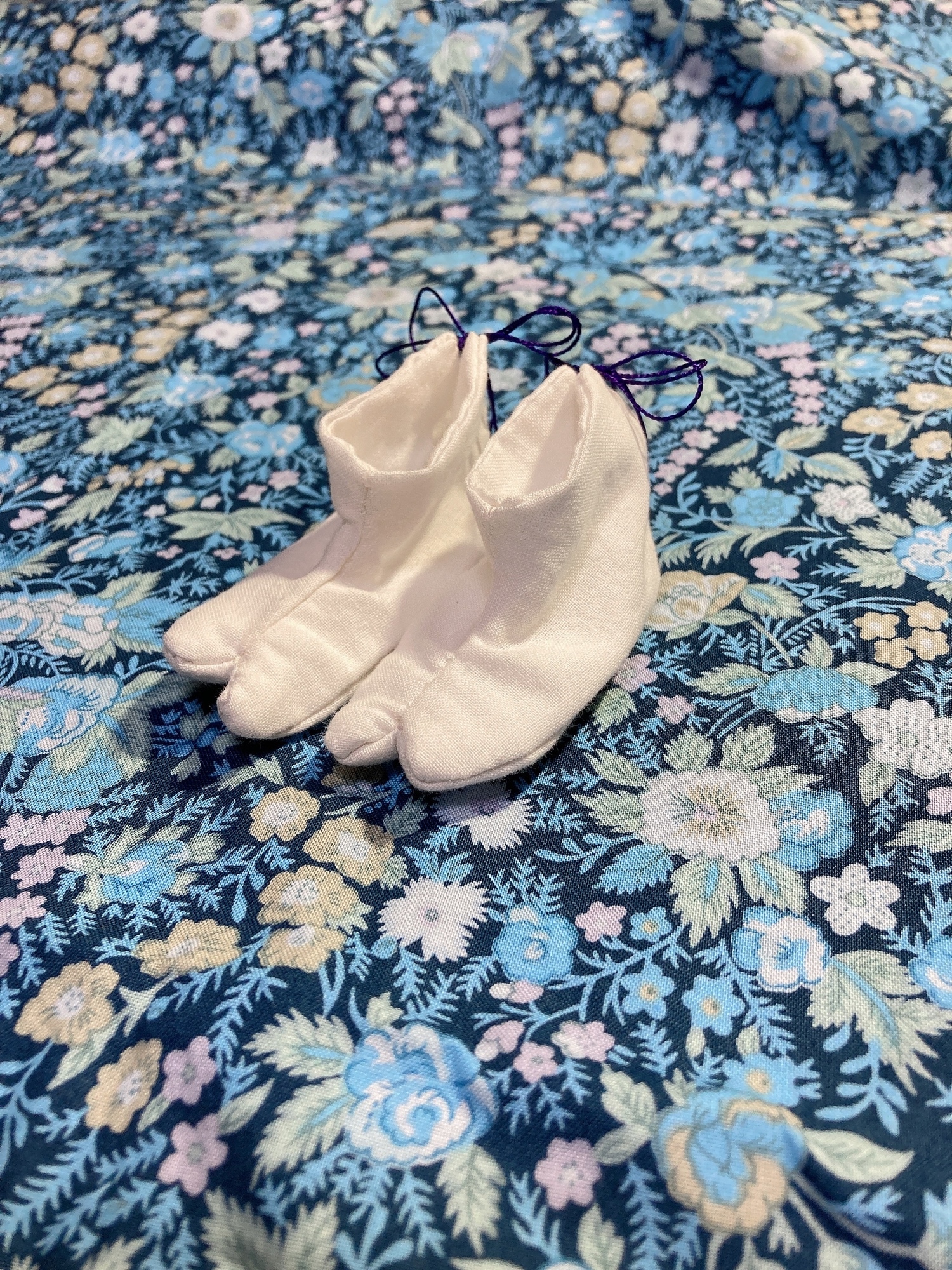 【 栄玉 】作 15号 本ねり 市松人形 カノコ刺繍足袋付 47cm 【 栄玉 】作 15号 本ねり 市松人形 カノコ刺繍足袋付 47cm