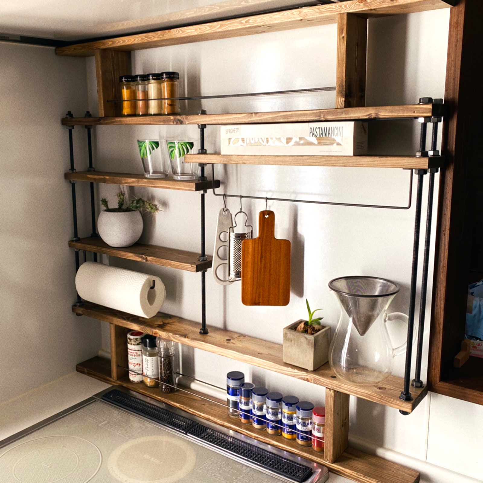 穴を開けずに突っ張れる☆キッチンラックCentral4☆木目強調☆窓枠