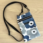 スマホポーチ　北欧花柄