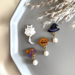 【ハロウィン早割10%OFF】ゆらゆら尻尾のオバケちゃんピアス/イヤリング《オオカミ》