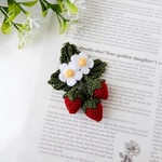 赤色いちご🍓ころんと３粒苺のブローチ