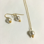 コットンパールのピアス/イヤリングとネックレス
