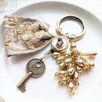 秋の新作✢1点物☆インド刺繍リボン　KEYチャーム　KEYリール　インドビーズタッセル