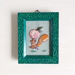 小さな刺繍絵　桃とリス