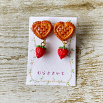 《受注生産》ハートストロベリーパイイヤリング／ピアス♡フェイクスイーツ