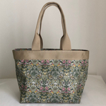 Mさま専用　【M】リバティ大きめお散歩バッグ　ストロベリーシーフスプリング　裏地付き