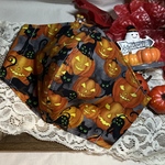 【😈ハロウィン🎃】2023年・黒猫とカボチャ(柄物⑥-132）薄手の生地　幼児(2歳くらい)〜LLサイズ　裏地・サイズ選択可　綿100％　　※希望で抗菌不織布縫込み可　快適マスク 