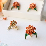 キンモクセイ(金木犀)*革花ピアス･イヤリング/オレンジ/プチギフト/秋冬レザーアクセサリー/2023