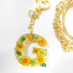 C　感謝SALE ボタニカル 本物のお花を閉じ込めた　フラワー　キーチェーン　キーホルダー　アクセサリー　レジン　　お花　ハーバリウム