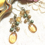♡記念！300円&送料無料！✴︎シャンパン色のお花&オーバルピアス✴︎