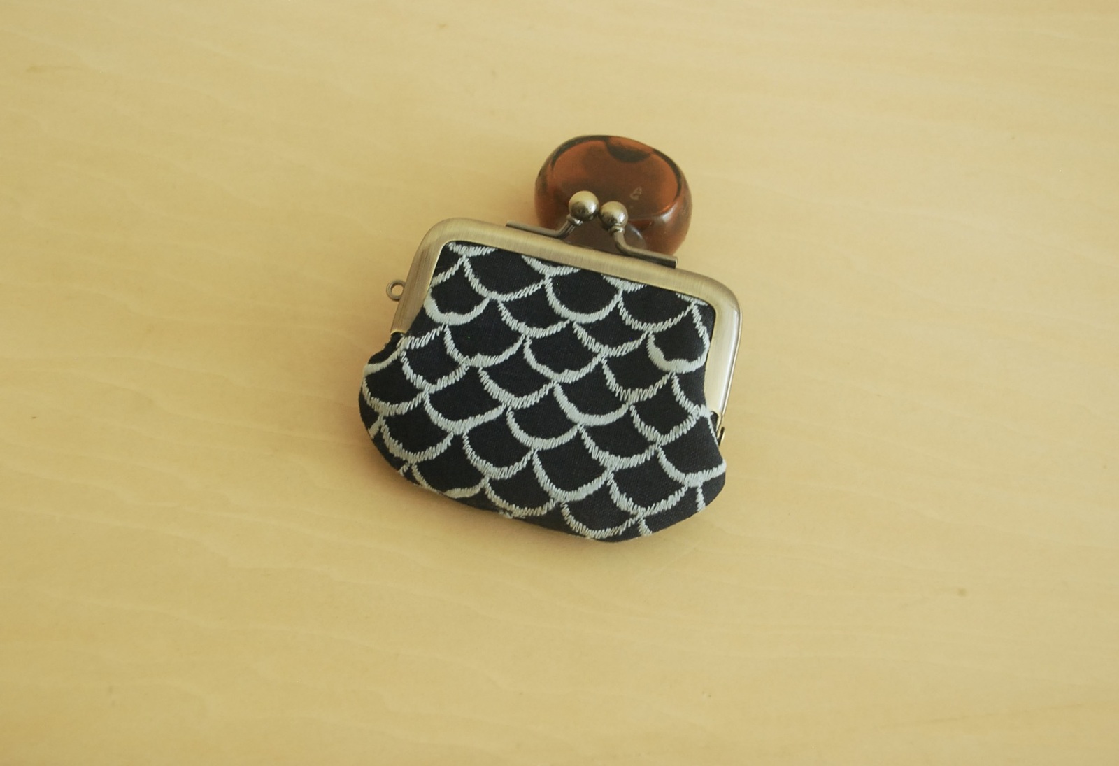 新品 ミナペルホネン タンバリン 刺繍 ポーチ ペンケース グレー ピンク mina perhonen quartz pouch -tambourine- - ミナペルホネン正規