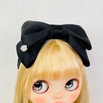 黒リボンカチューシャ
