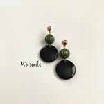 autumnカラー☆カーキとブラックの秋色大ぶりピアス.イヤリング 樹脂ピアス.樹脂イヤリング ノンホールピアス.ノンホールイヤリング