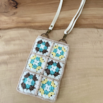 モチーフ編み　グラニースクエアのスマホショルダー