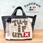 tuttifun＊TuttiFunロゴ入りグレーのバッグ