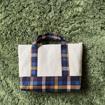 トートバッグ風ポーチ＊生成り×青チェック＊