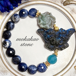 新作✩.*˚美しいブルーシラー蝶 薔薇 多面カットソーダライトブレスレット✩.*˚