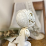 ニューボーンフォト　撮影小物　帽子　ボンネット（ホワイトフラワー）