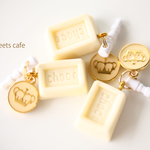 ちいさなチョコのスマホピアス（ホワイトチョコ）