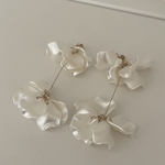 【02】花びら　シェル　ゆらゆら　ピアス お花