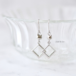 大人可愛い猫モチーフピアス – シルバーの上品な輝き