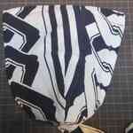 黒猫褌　前開きタイプ　上下に分かれるタイプ　紺白の御所車模様　ゆかた生地