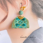 きらびやかなインド刺繍リボンタッセルのイヤリング ・ピアス(グリーン)