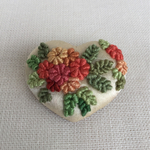 刺繍ブローチ ハートのやまもも