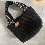 英字プリント太幅持ち手のヌビトートバッグ(カラビナ＆インド刺繍アクセサリー付)