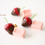 チョコブローチ&チョコがけイチゴピンバッジ