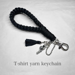 T-shirt yarn keychain 7 / Tシャツヤーンキーホルダー 7：ラルビカイト 多面カット7mm・クラウディクォーツ 6mm