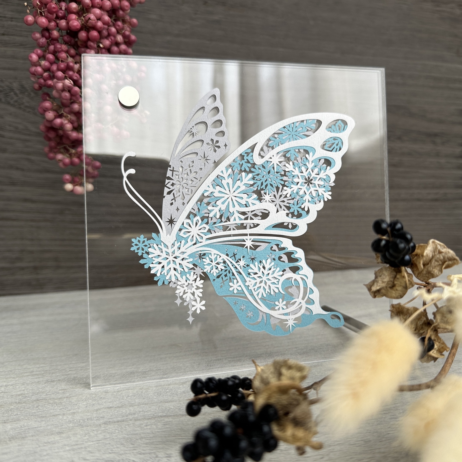 【数量限定】旧モデル在庫処分セールを開催します！ - 切り絵キット2023.05「冬蝶」 重ねる切り絵 国内 minne | 祐琴 絵画