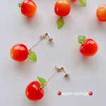 🍎レトロ可愛いりんご🍎　　ピアス/イヤリング　選べる長さ