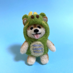 来年の干支🐲辰の着ぐるみ姿のちっちゃな柴犬ちゃん🐕羊毛フェルト(緑、赤柴)
