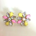 カラフルビジューのお花ピアス