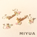寄り添いピアス スワロフスキー