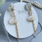 オーバルカボション×花びら　ピアス／イヤリング