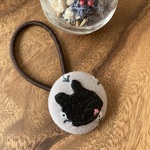 フレンチブルドッグ　刺繍ヘアゴム ＊ブリンドル