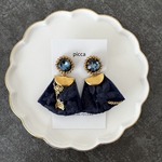 スワロフスキー×刺繍リボンのピアス/イヤリング