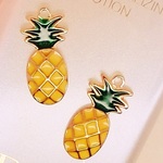 チャーム パイナップル パイアップル  ミニチュア デコパーツ アクセサリーパーツ 金属パーツ ゴールド 2個売り 