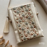 【受注制作🪡】インド刺繍リボンスマホポシェット greenflower𓆸 薄いベージュ🤎スマホショルダー お散歩ショルダー サコッシュ　再販！