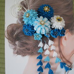 七五三　成人式　浴衣　卒業式　結婚式　つまみ細工　髪飾り　コーム　下がり　Uピン　青　水色　白　ちりめん