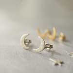 月のピアス（シルバー）
