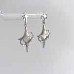 (ラスト1点) twinkle star pierce ⌘ ピアス 星 キラキラ 揺れる シルバー 流れ星