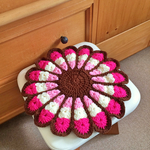 レトロでカラフルなお花円座　  bpwlp